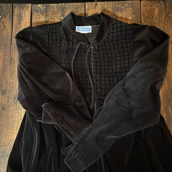 Heather Velour Robe Housecoat Lounging Gown Black Size 40” Bust - Picture 6 of 9